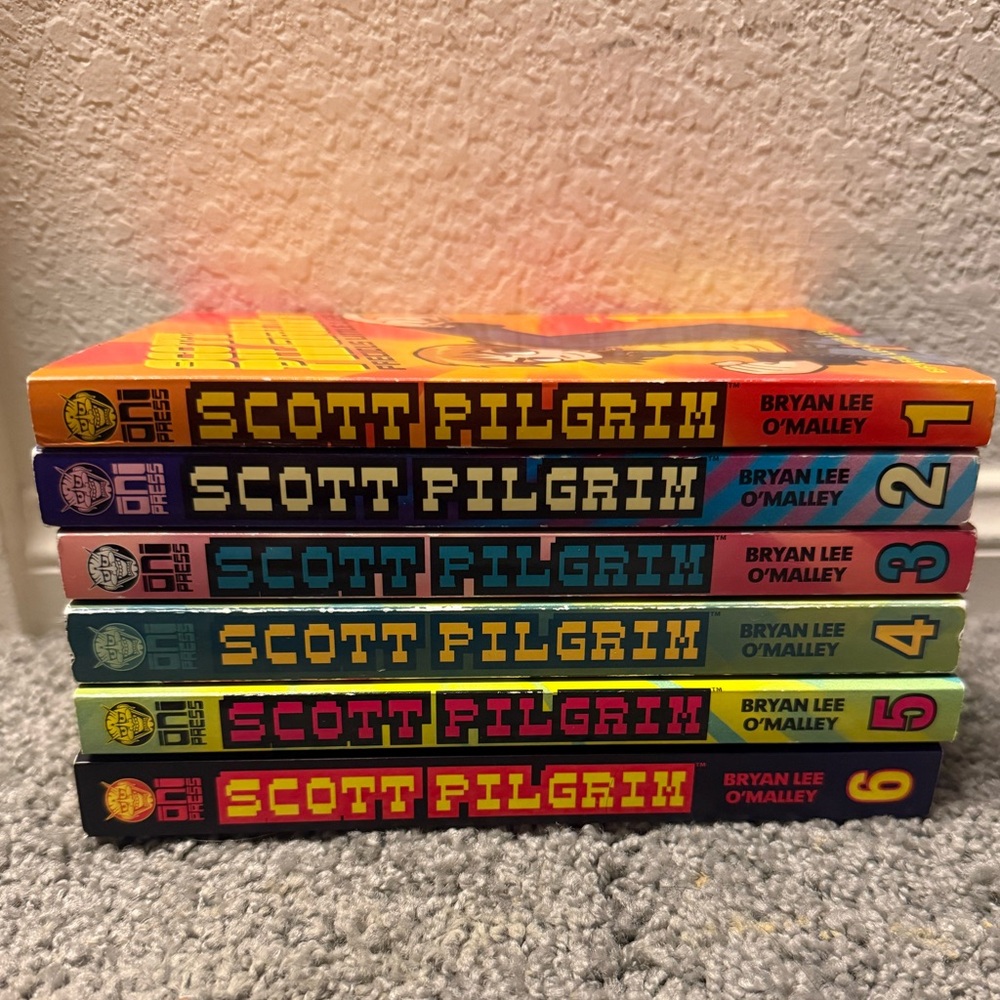Scott Pilgrim Graphic Novel Set Volumes 1-6 - Colorful Comic Book Collection - Picture 2 of 9